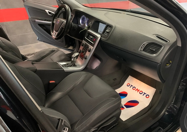 Volvo V60 cena 34900 przebieg: 249000, rok produkcji 2012 z Opalenica małe 191